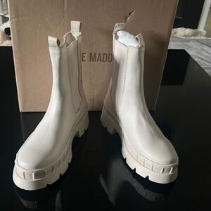 NWT Steve Madden leather barclay sand boots 8